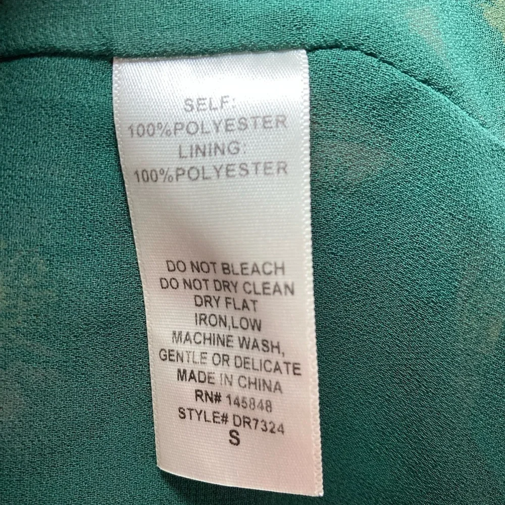 Everly cold shoulder green and black flora dress - size S - Picture 6 of 6